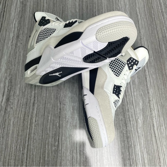 Jordan 4 Military Black-Men’s Sneakers White and Black - Picture 8 of 9